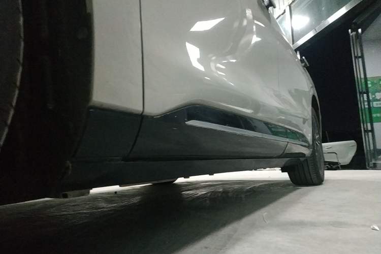 Used EXEED Star Era ET 2024 Extended-Range 240 Ultra All-Wheel Drive Left Side Sill