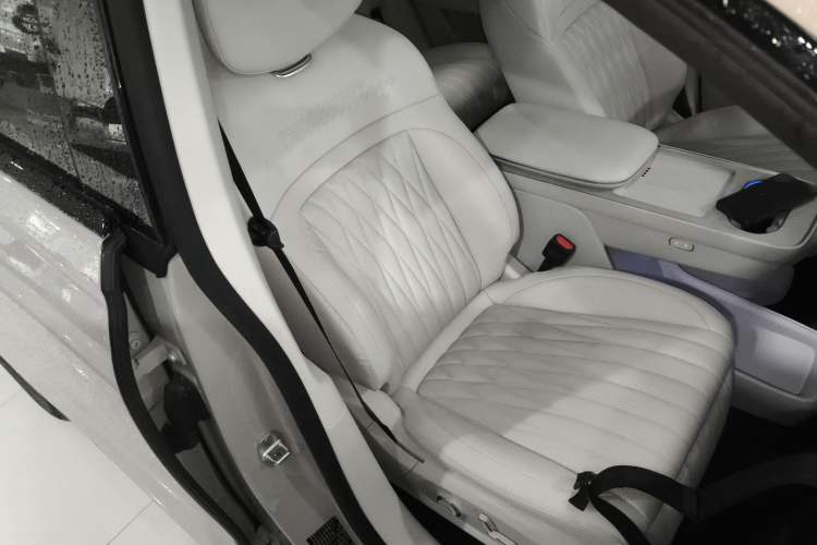 Used EXEED Star Era ET 2024 Range-Extended 240 Max All-Wheel Drive Right Front Seat