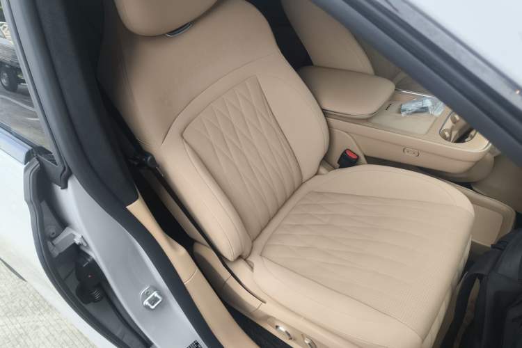 Used EXEED Star Era ET 2024 Extended-Range 240 Ultra All-Wheel Drive Right Front Seat
