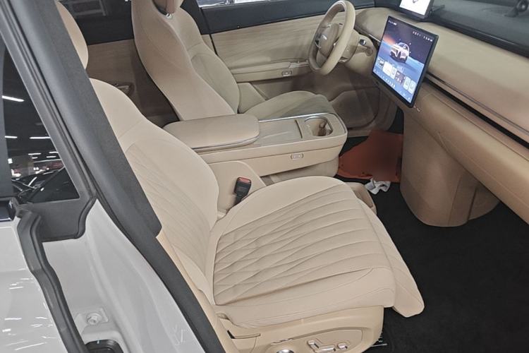 Used EXEED Star Era ET 2024 Extended-Range 240 Ultra All-Wheel Drive Right Front Seat