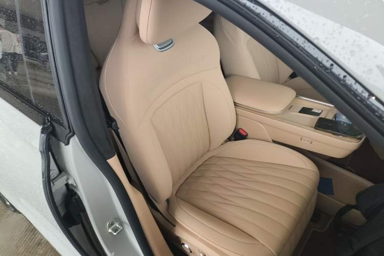 Used EXEED Star Era ET 2024 Extended-Range 240 Ultra All-Wheel Drive Right Front Seat