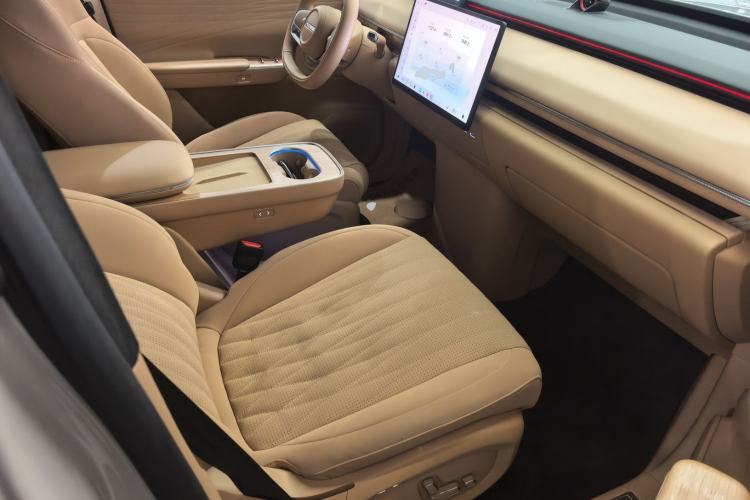 Used EXEED Star Era ET 2024 Extended-Range 240 Ultra All-Wheel Drive Right Front Seat