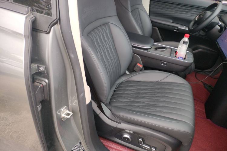 Used EXEED Star Era ET 2024 Extended-Range 240 Ultra All-Wheel Drive Right Front Seat