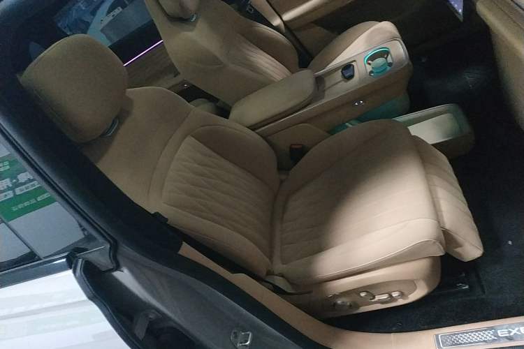 Used EXEED Star Era ET 2024 Extended-Range 240 Ultra All-Wheel Drive Right Front Seat