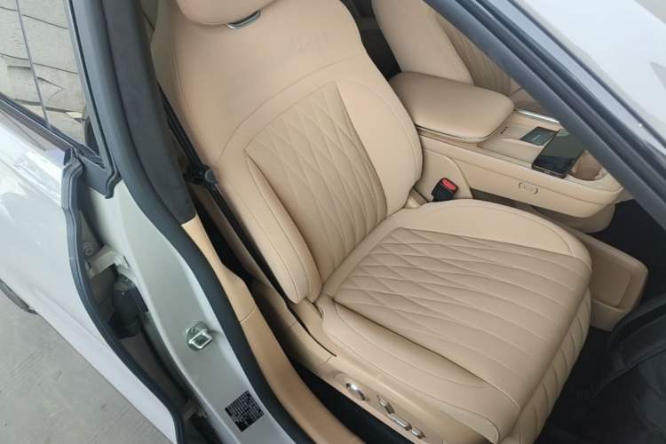 Used EXEED Star Era ET 2024 Extended-Range 240 Ultra All-Wheel Drive Right Front Seat
