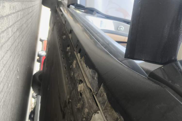 Used EXEED Star Era ET 2024 Extended-Range 240 Ultra All-Wheel Drive Right Side Sill