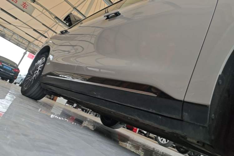 Used EXEED Star Era ET 2024 Extended-Range 240 Ultra All-Wheel Drive Right Side Sill