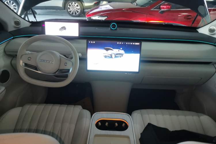 Used EXEED Star Era ET 2025 All-Electric 625 Pro Two-Wheel Drive Urban-Assistive Driving System Center Console