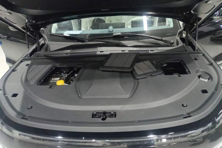Used EXEED Star Era ET 2025 Extended-Range 265 Pro Two-Wheel Drive High-Speed Driver Assistance Engine Bay