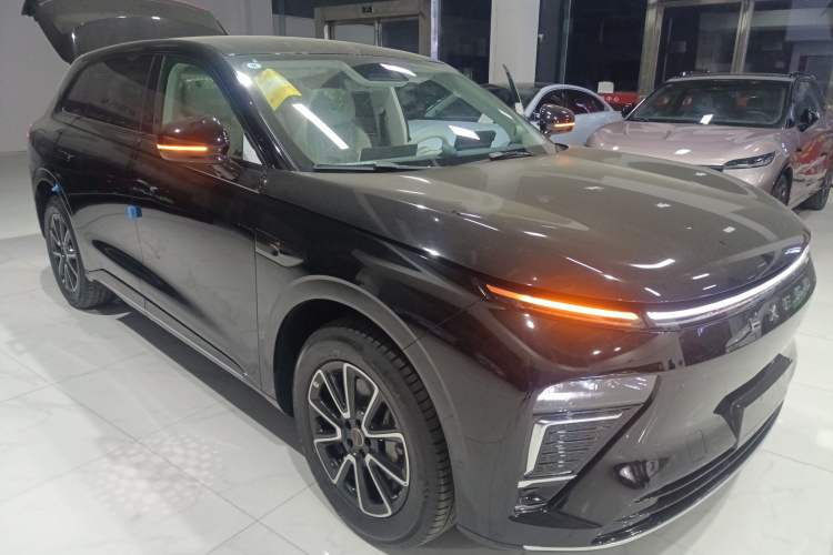 Used EXEED Star Era ET 2025 Extended-Range 265 Pro Two-Wheel Drive High-Speed Driver Assistance Exterior 2