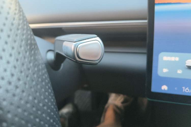 Used EXEED Star Era ET 2025 Extended-Range 265 Pro Two-Wheel Drive High-Speed Driver Assistance Gear Lever