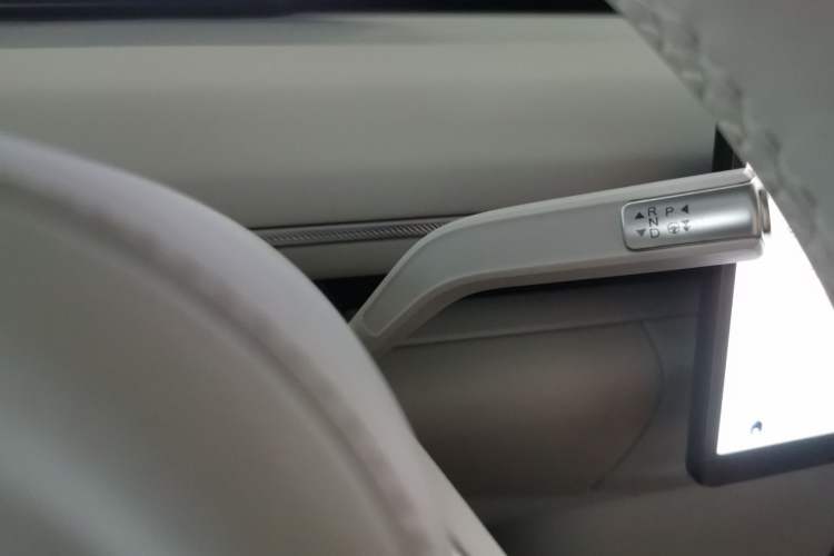 Used EXEED Star Era ET 2025 All-Electric 625 Pro Two-Wheel Drive Urban-Assistive Driving System Gear Lever