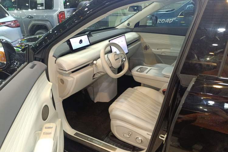 Used EXEED Star Era ET 2025 Extended-Range 240 Max All-Wheel Drive Urban Advanced Driver Assistance Interior 3