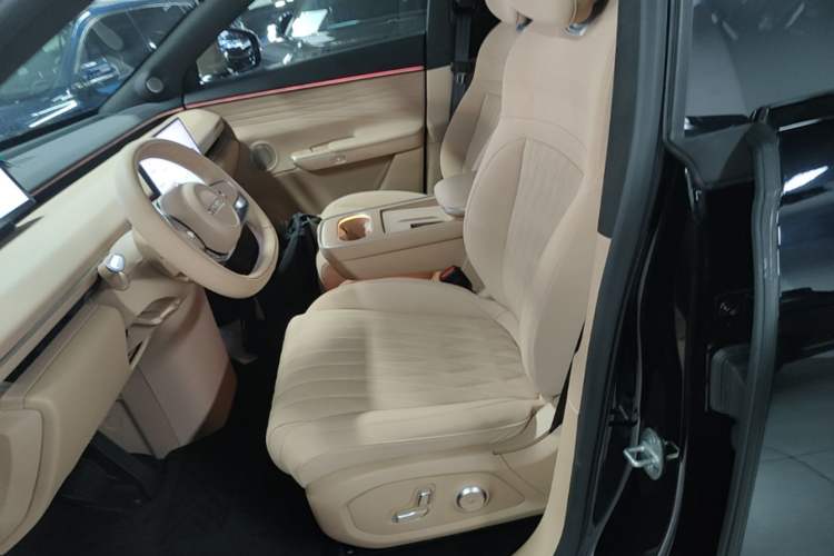 Used EXEED Star Era ET 2025 Extended-Range 240 Max All-Wheel Drive Urban Advanced Driver Assistance Left Front Seat