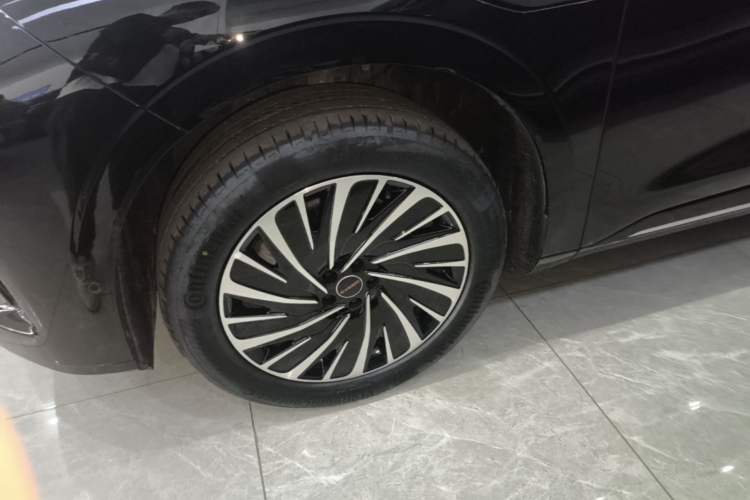 Used EXEED Star Era ET 2025 Extended-Range 240 Max All-Wheel Drive Urban Advanced Driver Assistance Left Front Wheel Hub