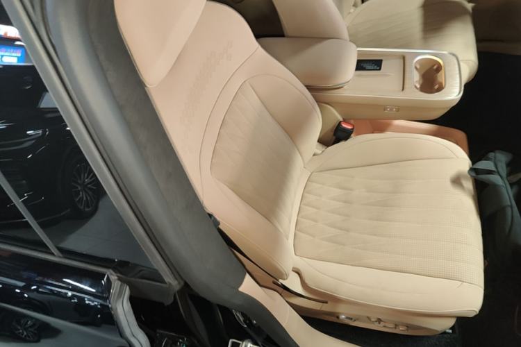 Used EXEED Star Era ET 2025 Extended-Range 240 Max All-Wheel Drive Urban Advanced Driver Assistance Right Front Seat