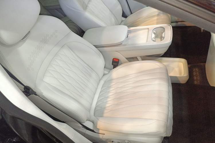 Used EXEED Star Era ET 2025 Extended-Range 240 Max All-Wheel Drive Urban Advanced Driver Assistance Right Front Seat