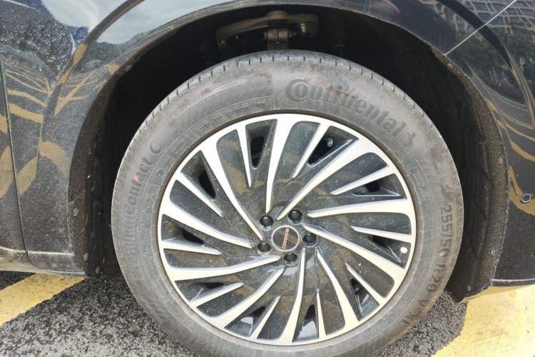 Used EXEED Star Era ET 2025 Extended-Range 265 Pro Two-Wheel Drive High-Speed Driver Assistance Right Front Wheel Hub