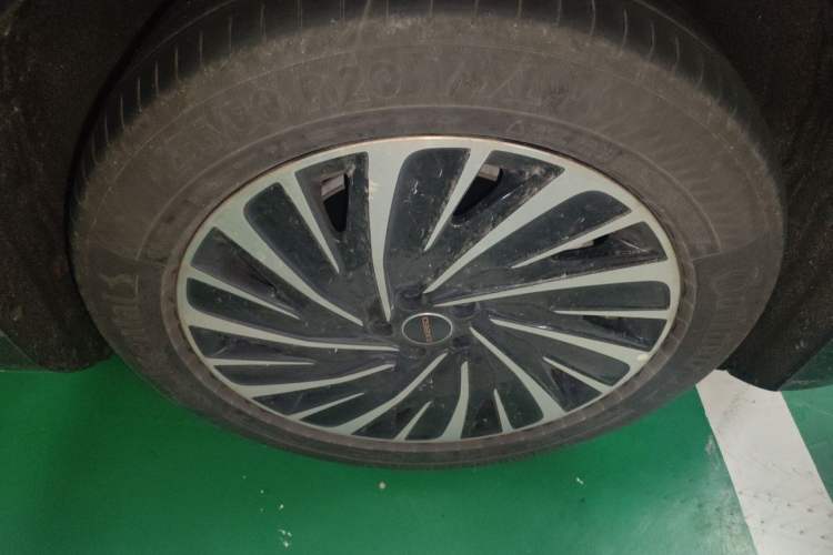 Used EXEED Star Era ET 2025 Extended-Range 240 Max All-Wheel Drive Urban Advanced Driver Assistance Right Front Wheel Hub