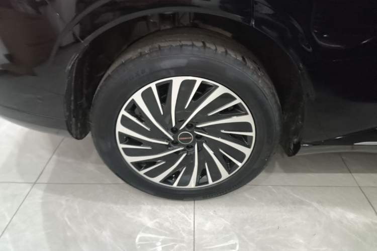 Used EXEED Star Era ET 2025 Extended-Range 240 Max All-Wheel Drive Urban Advanced Driver Assistance Right Rear Wheel Hub