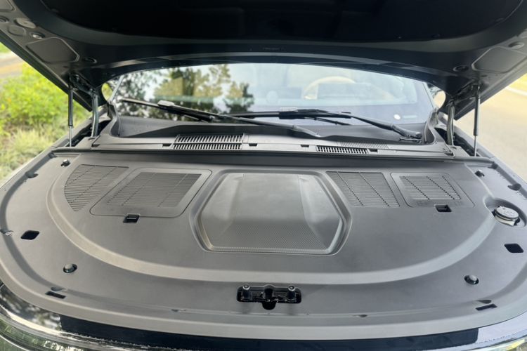 Used EXEED Star Era ET 2025 Range-Extended 240 Pro All-Wheel Drive High-Speed Driver Assistance Engine Bay