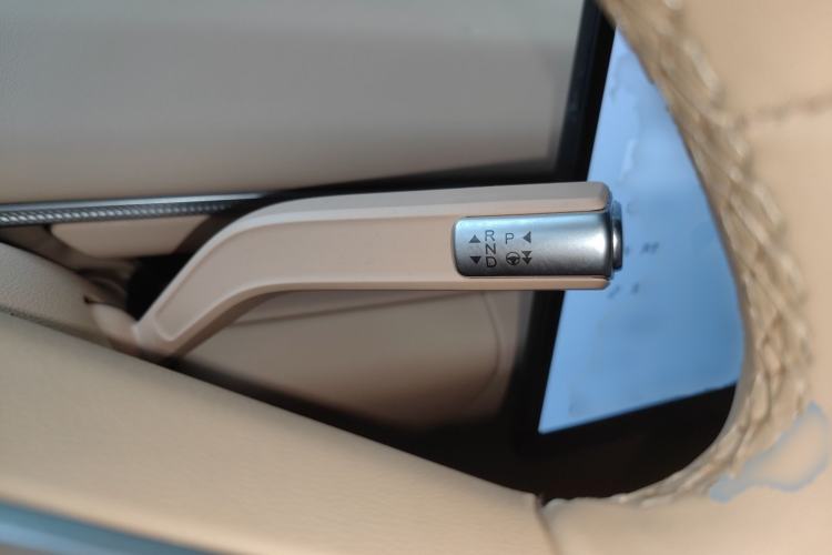 Used EXEED Star Era ET 2025 All-Electric 625 Pro Two-Wheel Drive Urban-Assistive Driving System Gear Lever