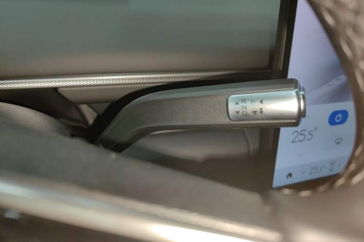 Used EXEED Star Era ET 2025 Extended-Range 240 All-Wheel Drive Supreme Deluxe Gear Lever