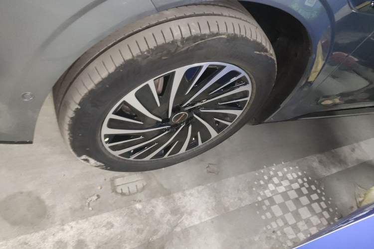 Used EXEED Star Era ET 2025 Extended-Range 265 Pro Two-Wheel Drive High-Speed Driver Assistance Left Front Wheel Hub