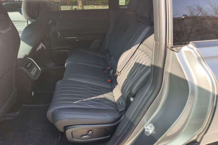 Used EXEED Star Era ET 2025 Pure Electric 760 Max Two-Wheel Drive Urban Advanced Driver Assistance System Left Rear Seat