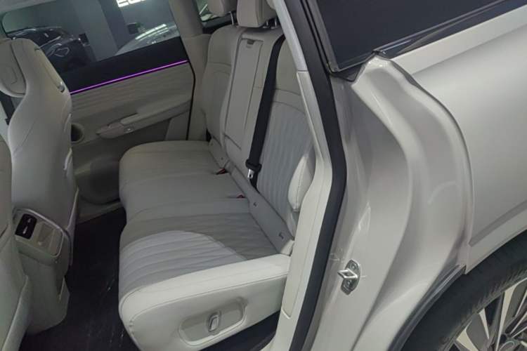 Used EXEED Star Era ET 2025 Extended-Range 265 Max Two-Wheel Drive Urban Advanced Driver Assistance Left Rear Seat