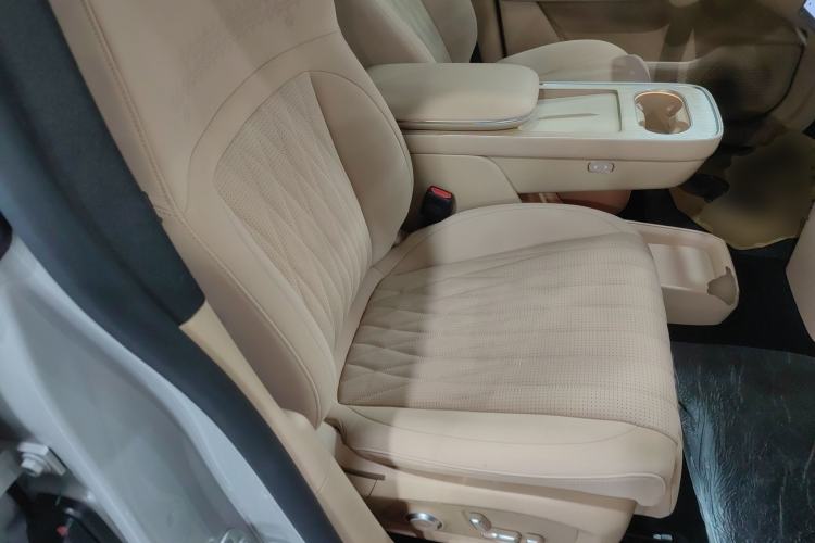 Used EXEED Star Era ET 2025 Extended-Range 240 Max All-Wheel Drive Urban Advanced Driver Assistance Right Front Seat