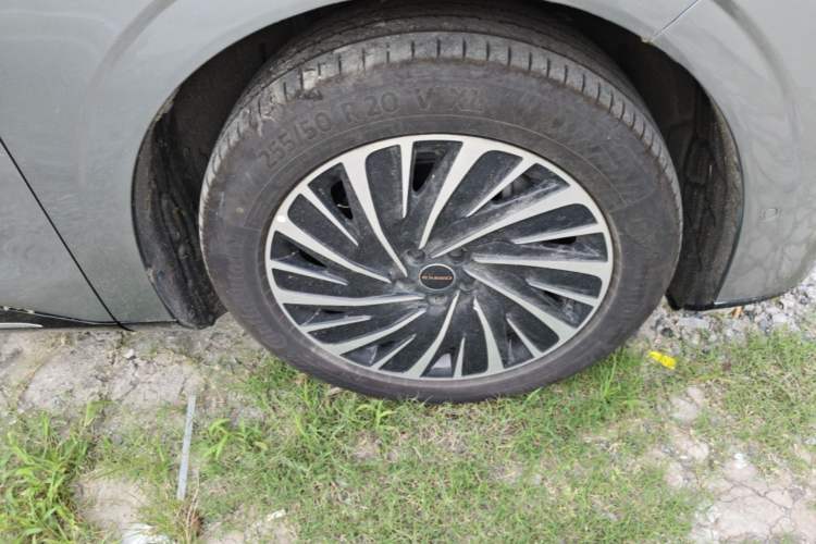Used EXEED Star Era ET 2025 Extended-Range 265 Pro Two-Wheel Drive High-Speed Driver Assistance Right Front Wheel Hub