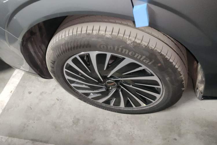 Used EXEED Star Era ET 2025 Extended-Range 265 Pro Two-Wheel Drive High-Speed Driver Assistance Right Rear Wheel Hub