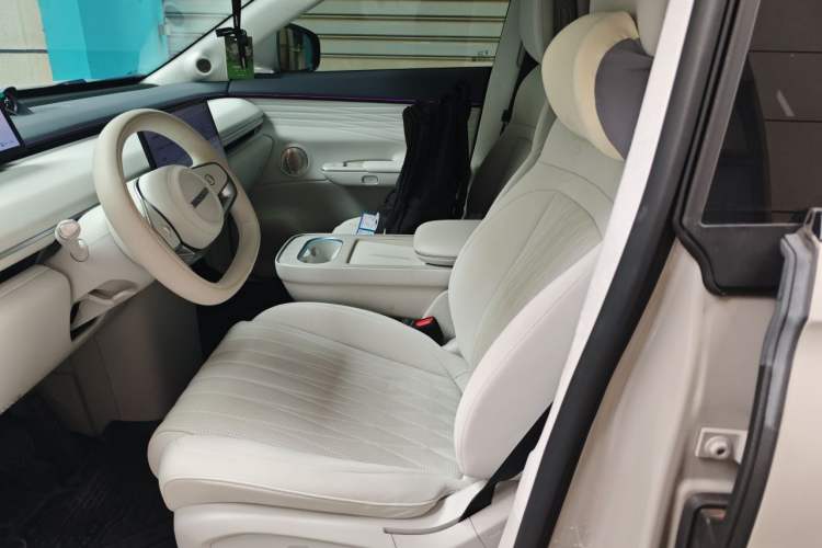Used EXEED Star Era ET 2025 Extended-Range 240 Max All-Wheel Drive Urban Advanced Driver Assistance Left Front Seat