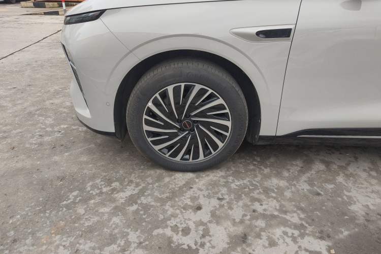 Used EXEED Star Era ET 2025 Extended-Range 240 Max All-Wheel Drive Urban Advanced Driver Assistance Left Front Wheel Hub
