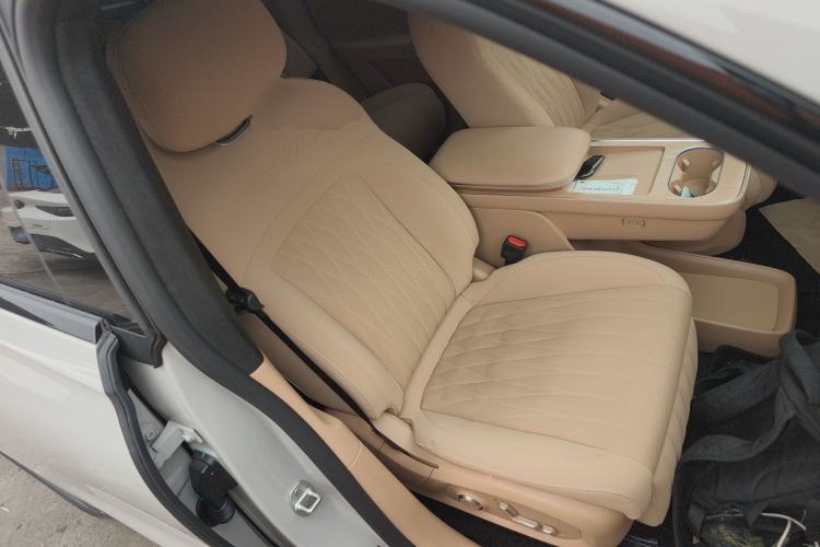 Used EXEED Star Era ET 2025 Extended-Range 240 Max All-Wheel Drive Urban Advanced Driver Assistance Right Front Seat