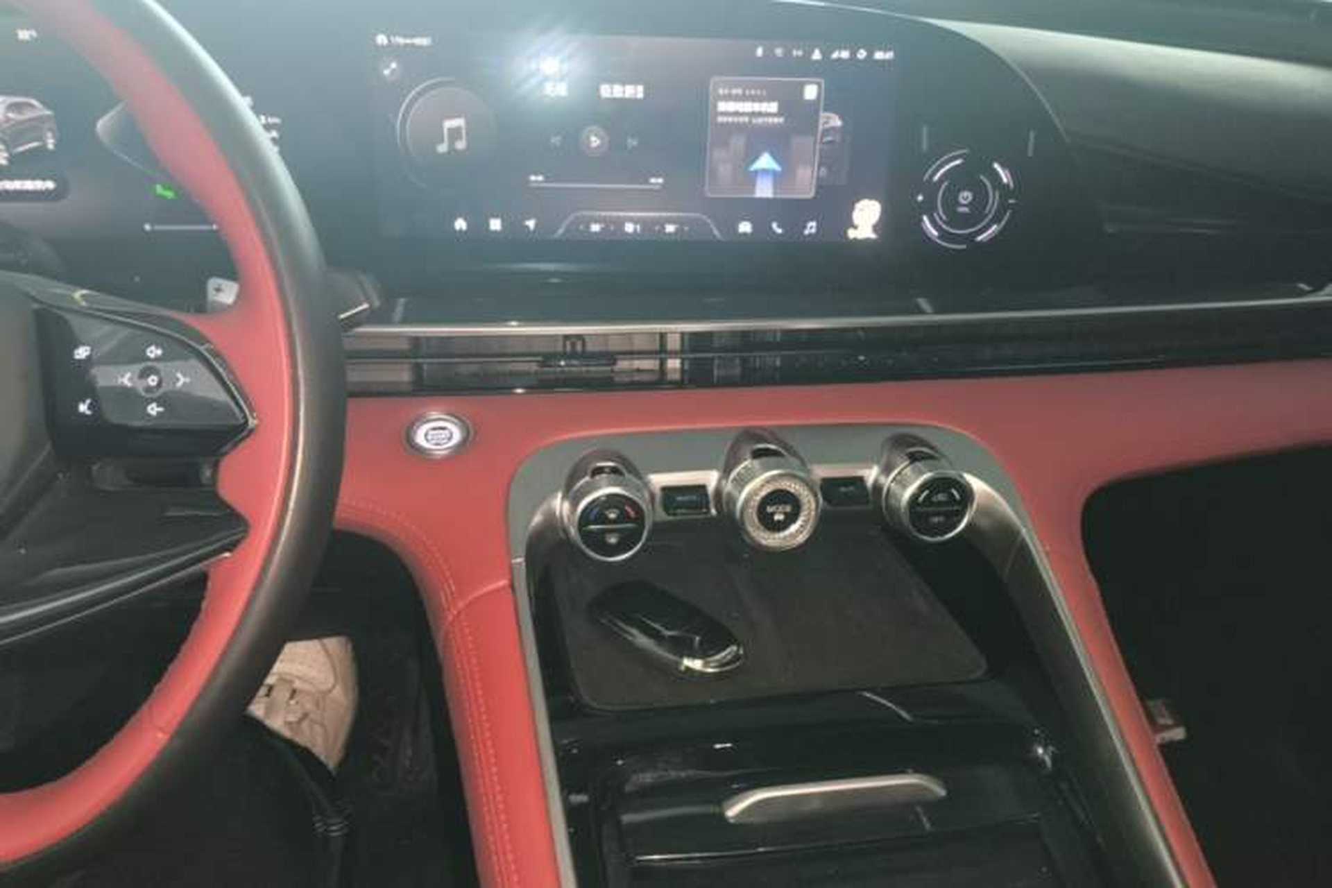 Used EXEED Stellar 2023 400T Two-Wheel Drive Luxury Edition Audio And AC Panel