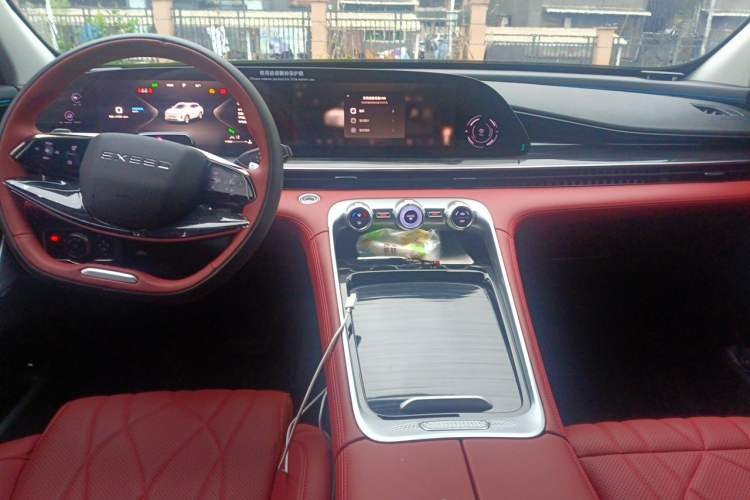 Used EXEED Stellar 2023 400T Four-Wheel Drive Enjoying the Flying Fish Edition Center Console