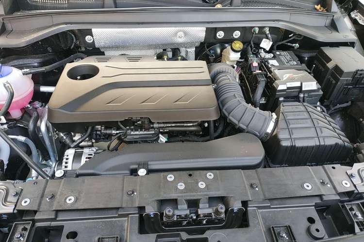 Used EXEED Stellar 2023 400T Two-Wheel Drive Comfort Edition Engine Bay