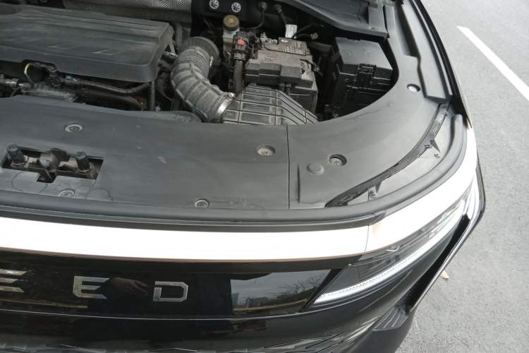 Used EXEED Stellar 2023 400T Two-Wheel Drive Comfort Edition Engine Bay Left