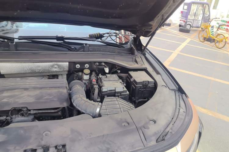 Used EXEED Stellar 2023 400T Two-Wheel Drive Comfort Flyfish Edition Engine Bay Left