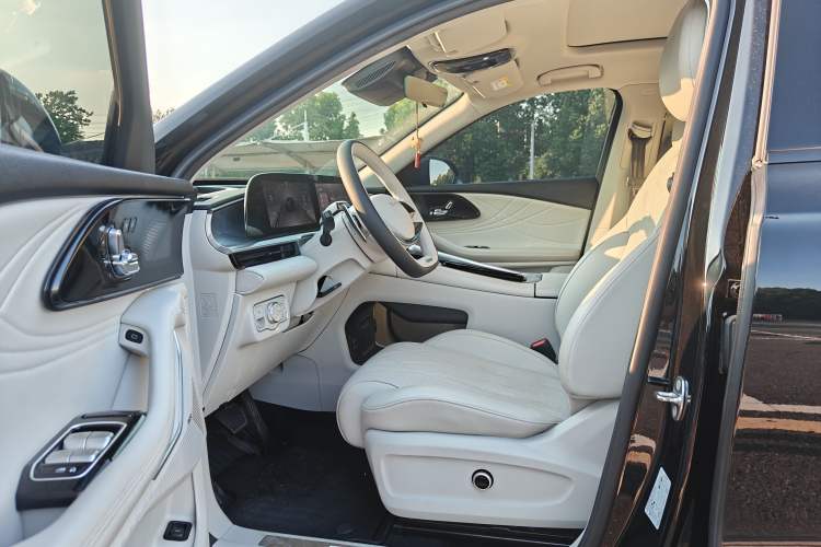 Used EXEED Stellar 2023 400T Two-Wheel Drive Luxury Edition Exterior 4