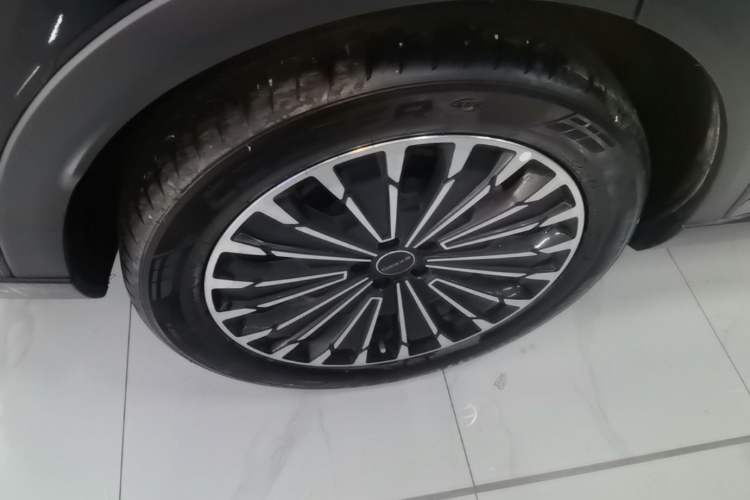 Used EXEED Stellar 2023 400T Two-Wheel Drive Comfort Flyfish Edition Exterior 5