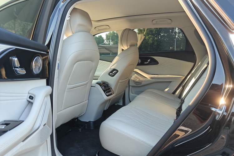 Used EXEED Stellar 2023 400T Two-Wheel Drive Luxury Edition Exterior 7