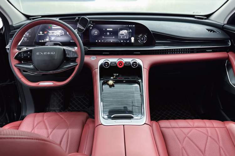 Used EXEED Stellar 2023 400T Two-Wheel Drive Comfort Flyfish Edition Interior 1