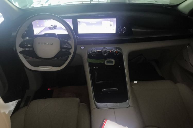 Used EXEED Stellar 2023 400T Two-Wheel Drive Luxury Edition Interior 2