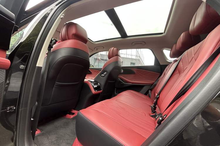Used EXEED Stellar 2023 400T Four-Wheel Drive Premium Flying Fish Edition Interior 3