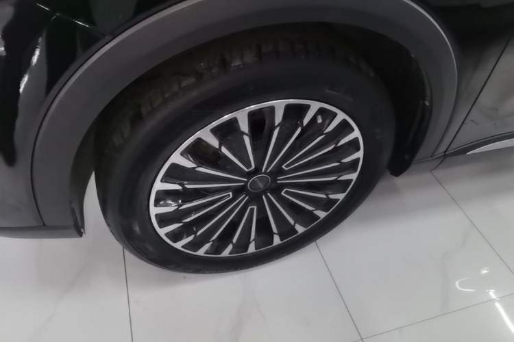 Used EXEED Stellar 2023 400T Two-Wheel Drive Comfort Flyfish Edition Left Front Wheel Hub
