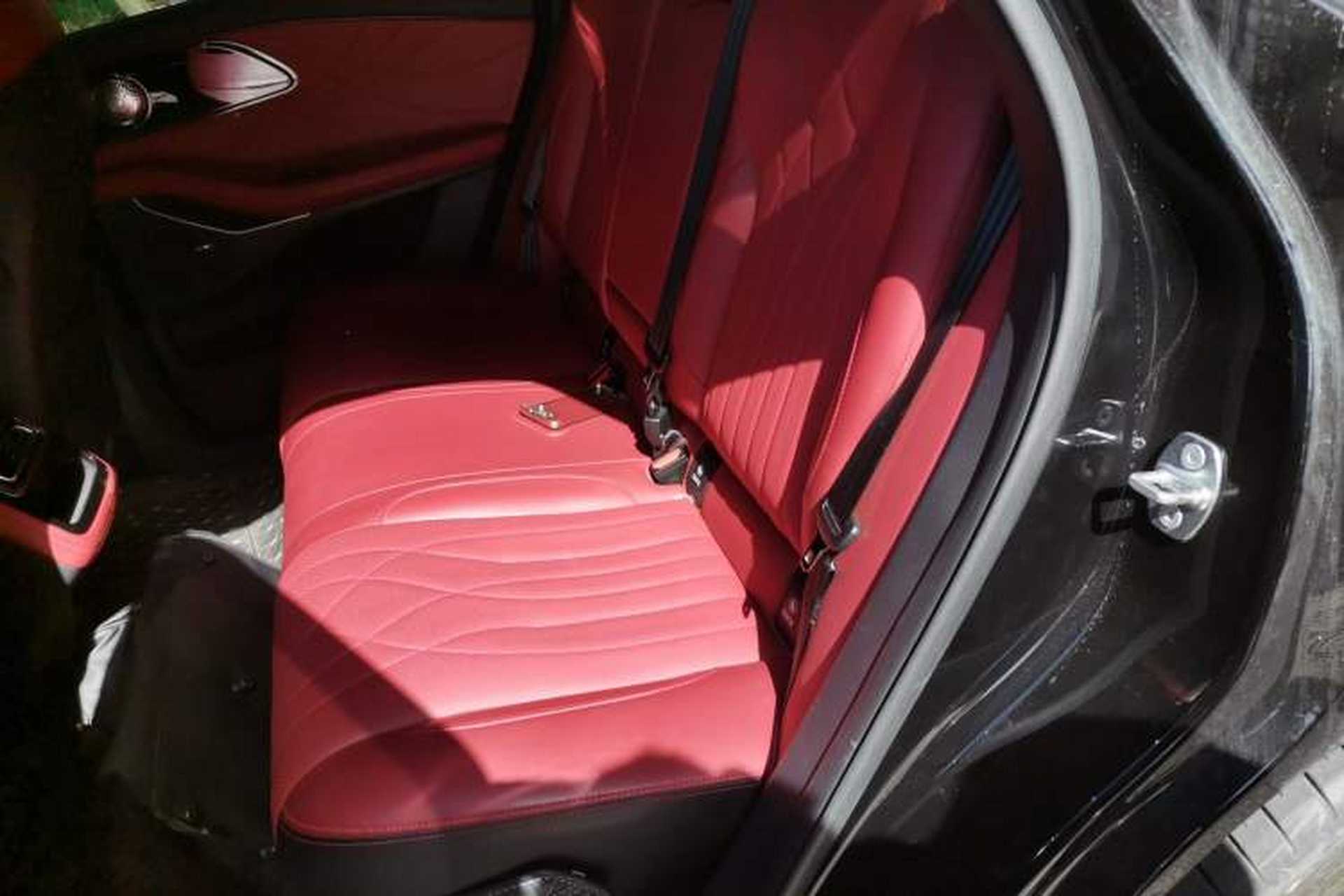 Used EXEED Stellar 2023 400T Four-Wheel Drive Premium Flying Fish Edition Left Rear Seat