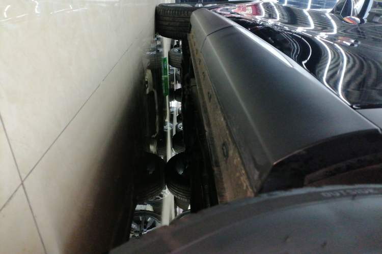 Used EXEED Stellar 2023 400T Two-Wheel Drive Comfort Edition Left Side Sill